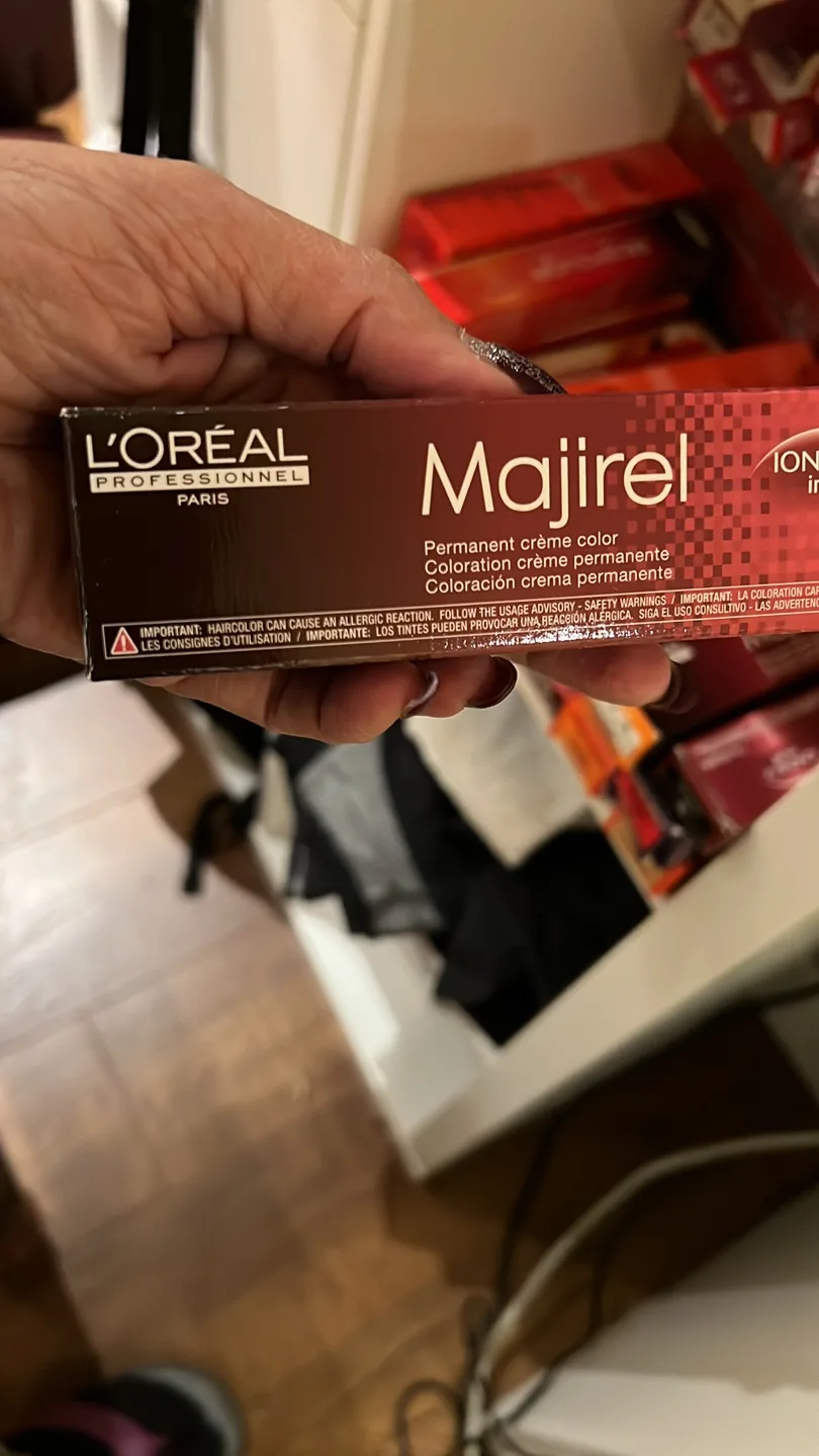 Bulk Lot L'Oréal Majirel Permanent Hair Colour image indicator(3)