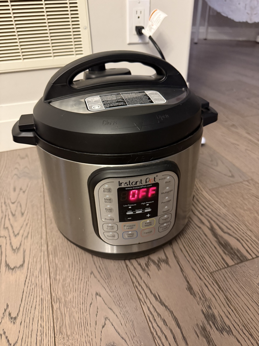 Instant Pot Duo 4th Edition 6-Quart Electric Pressure Cooker
