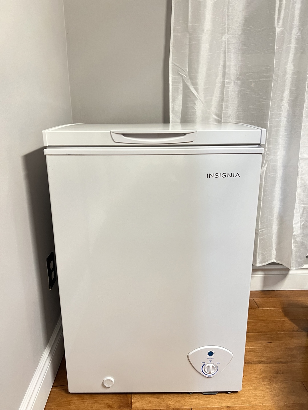 Insignia Chest Freezer 3 cu.ft