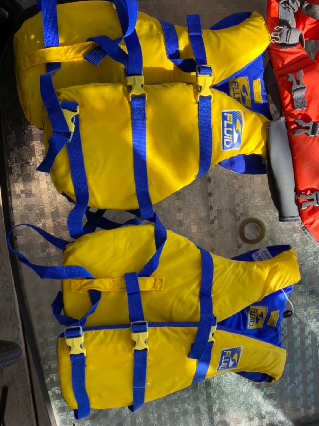 Two Adult Fluid Life Jackets image indicator(4)