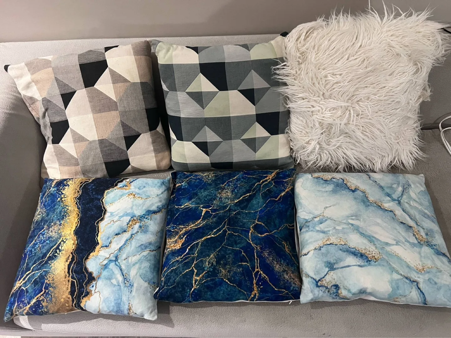 Six Decorative Throw Pillows thumbnail