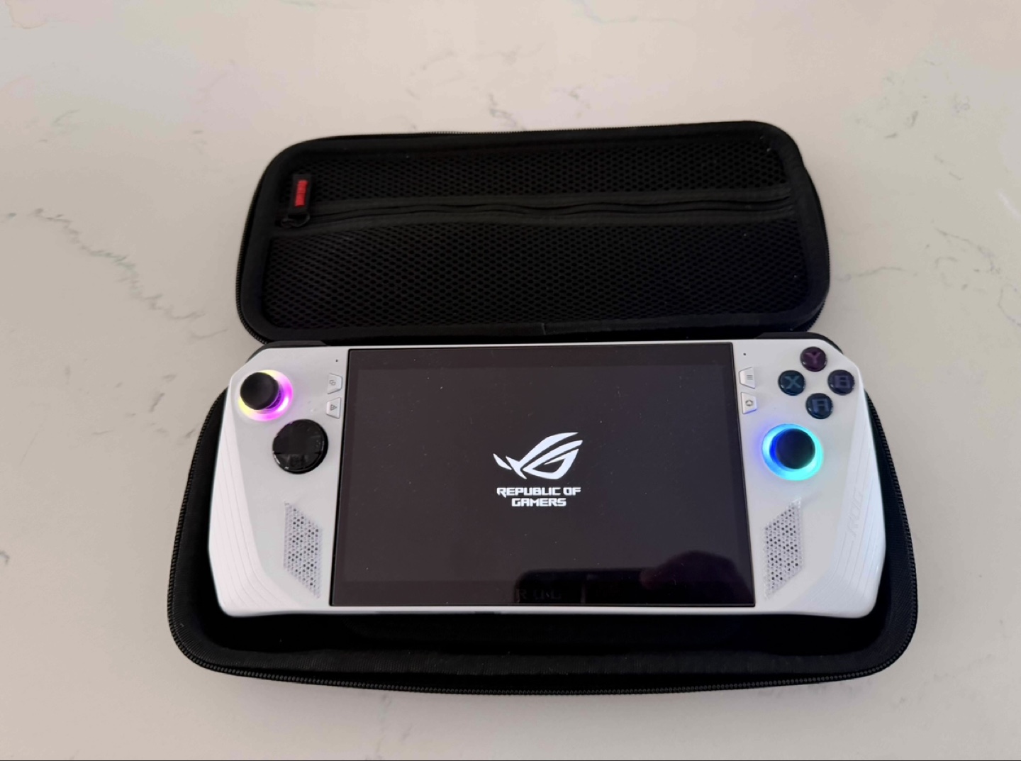 ASUS ROG Ally Z1 Extreme (RC71L) - photo 2