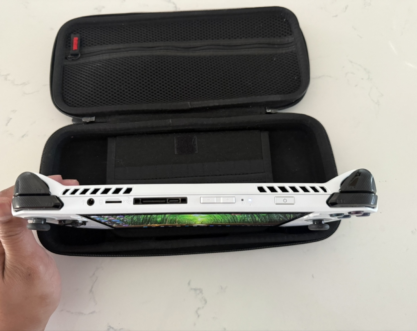 ASUS ROG Ally Z1 Extreme (RC71L) - photo 4