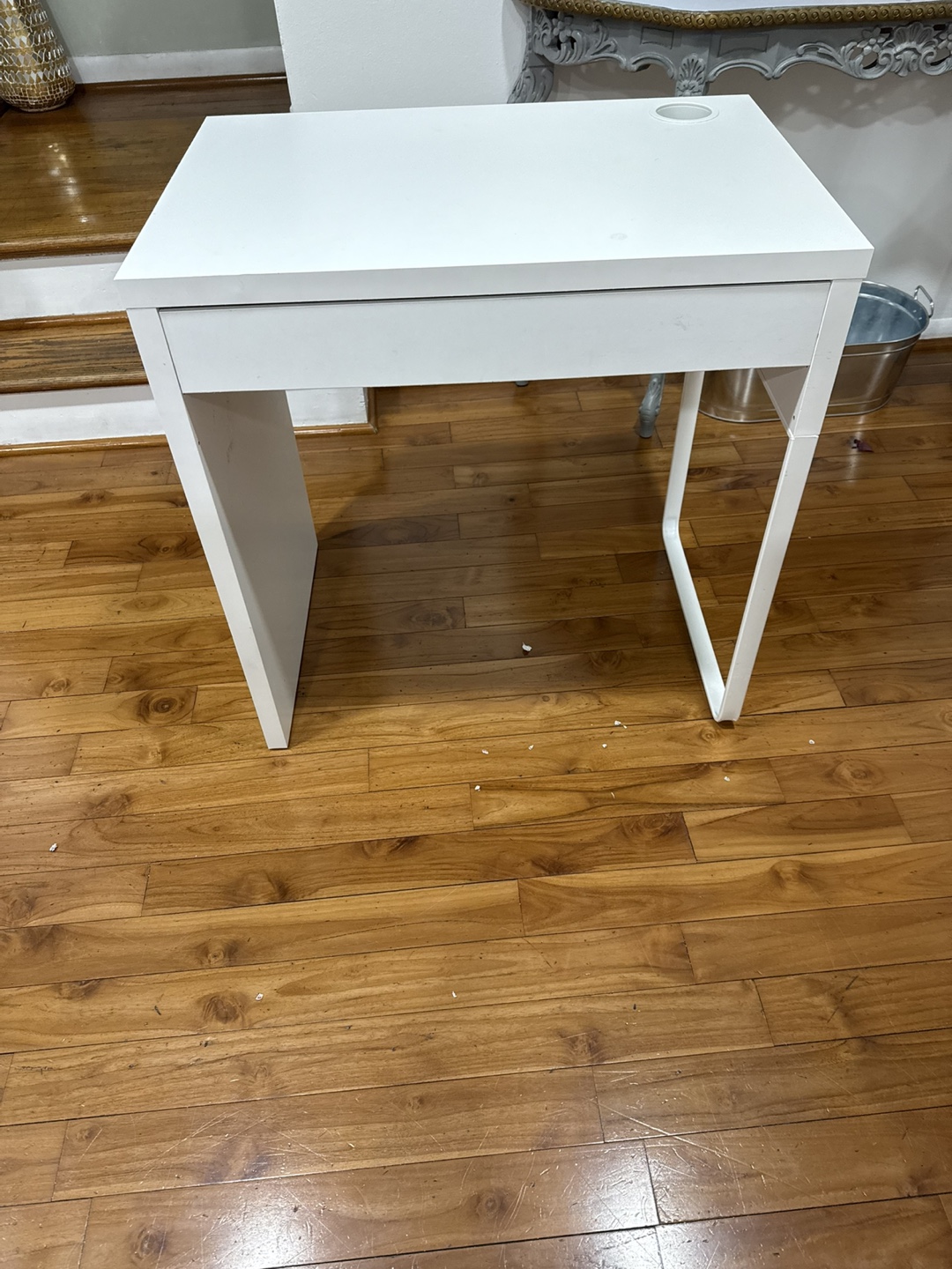 White Desk with Drawer - photo 3