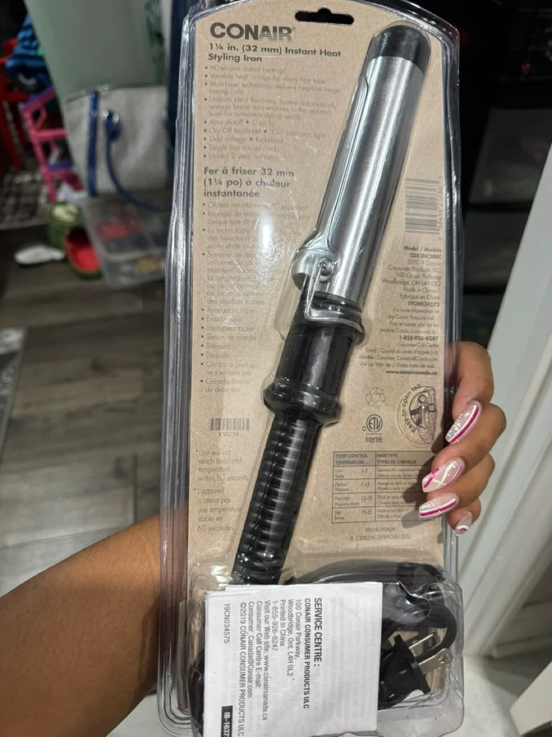 Conair 1 1/4 inch Instant Heat Styling Iron image indicator(4)