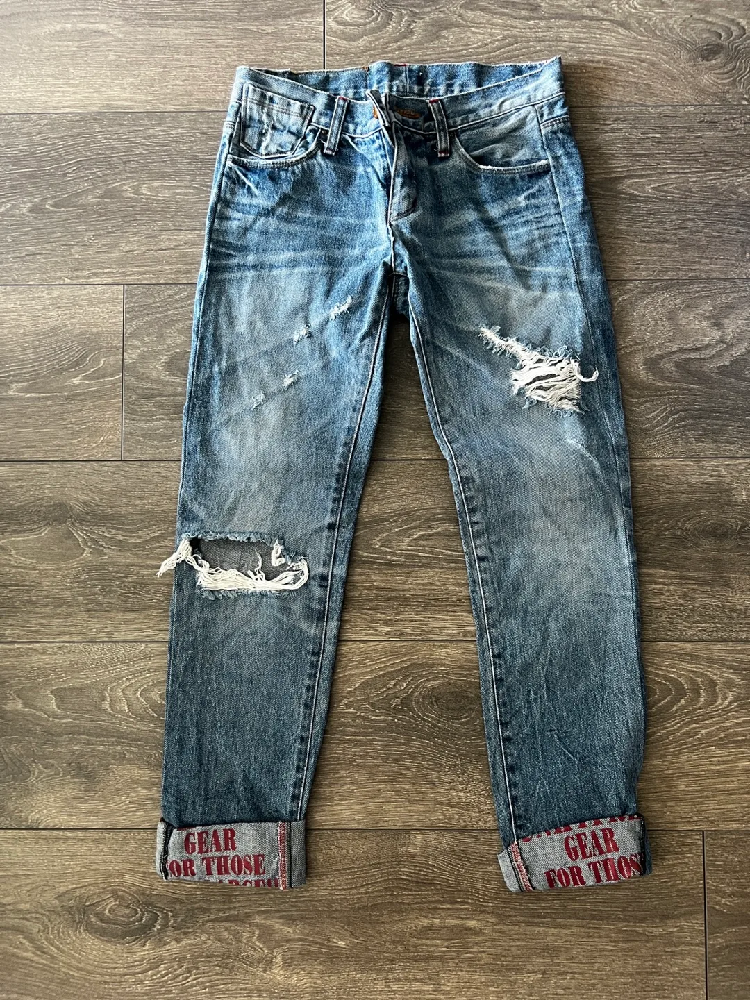 Distressed Boyfriend Jeans thumbnail