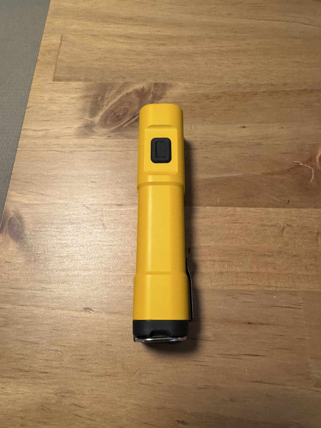 DEWALT DCL083 Rechargeable Flashlight - photo 4
