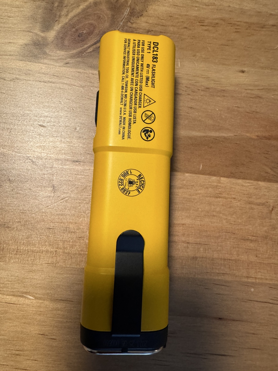 DEWALT DCL083 Rechargeable Flashlight - photo 3