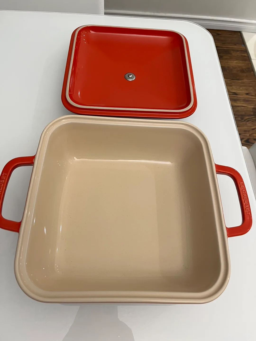 Le Creuset Square Casserole Dish with Lid image indicator(2)