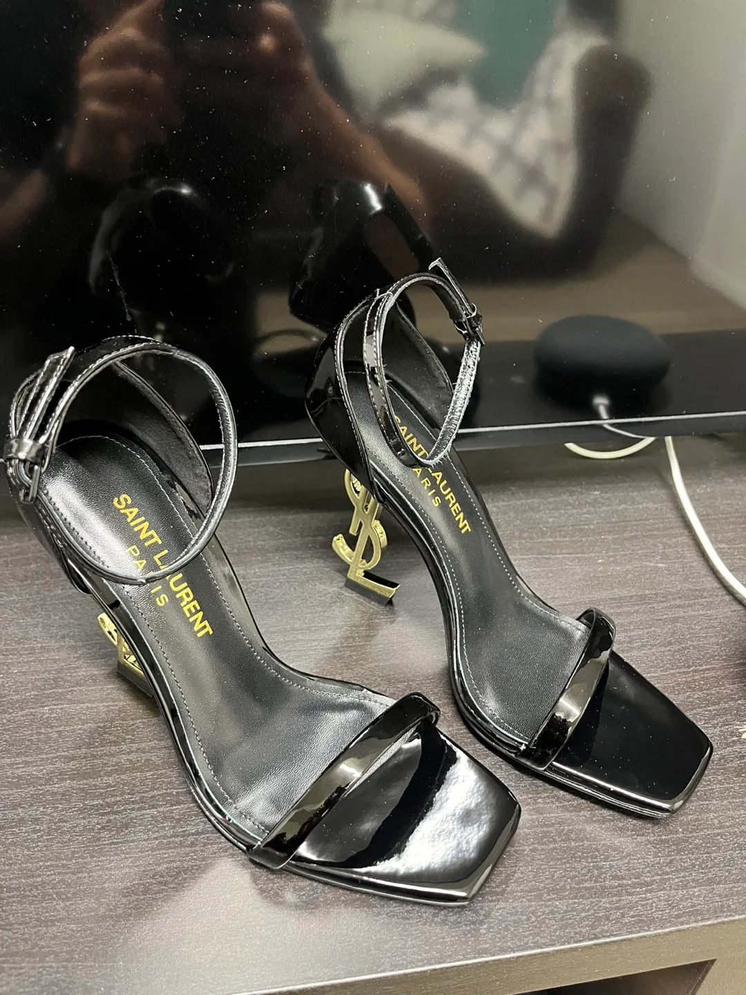 Ysl woman’s shoes - 5.5 (36 European) thumbnail