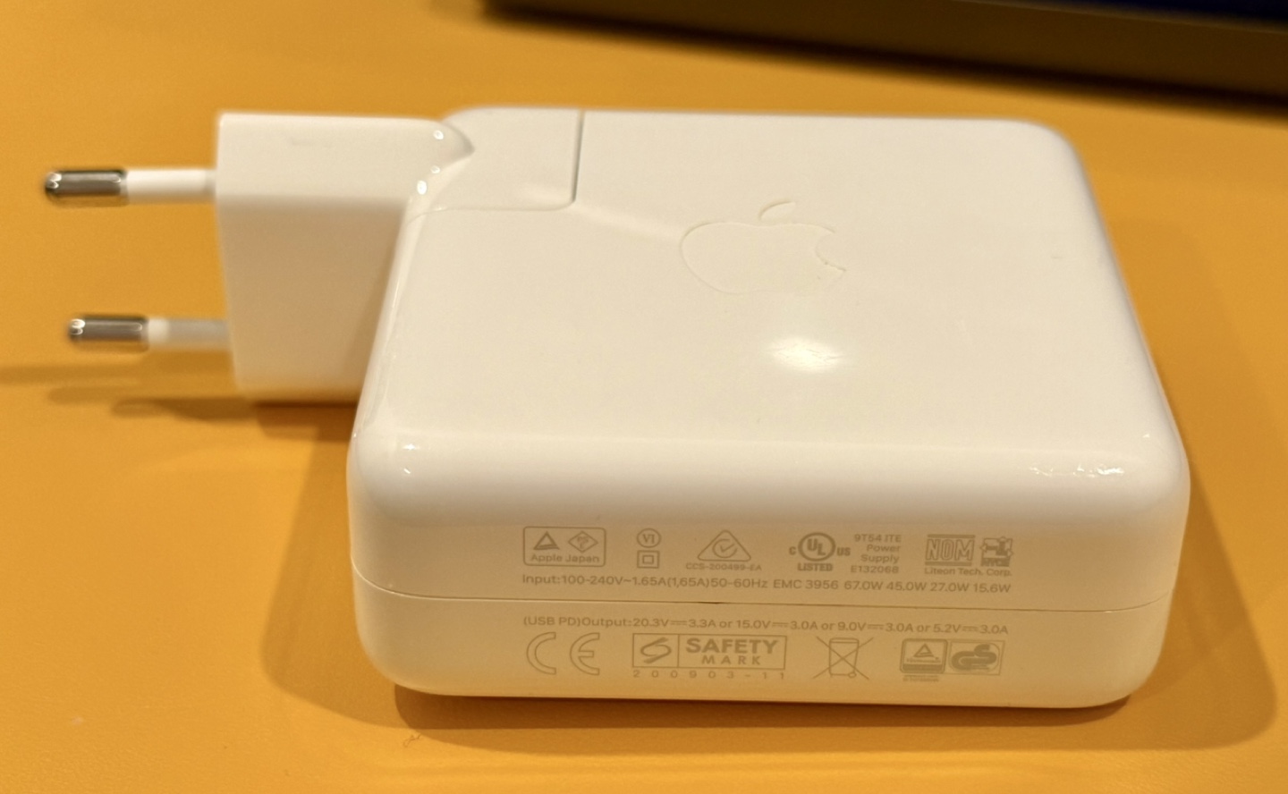 Apple 67W USB-C Power Adapter with EU Plug - photo 2