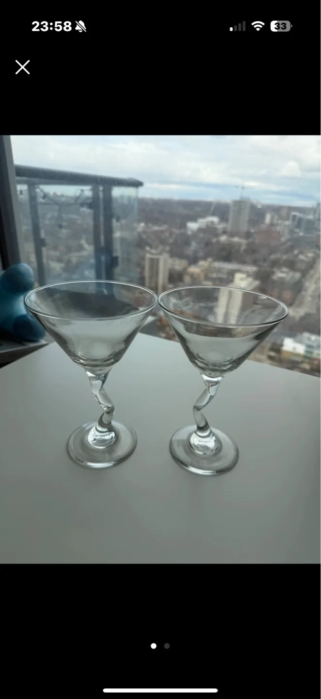 Assorted Dishes and Bowls image indicator(7)