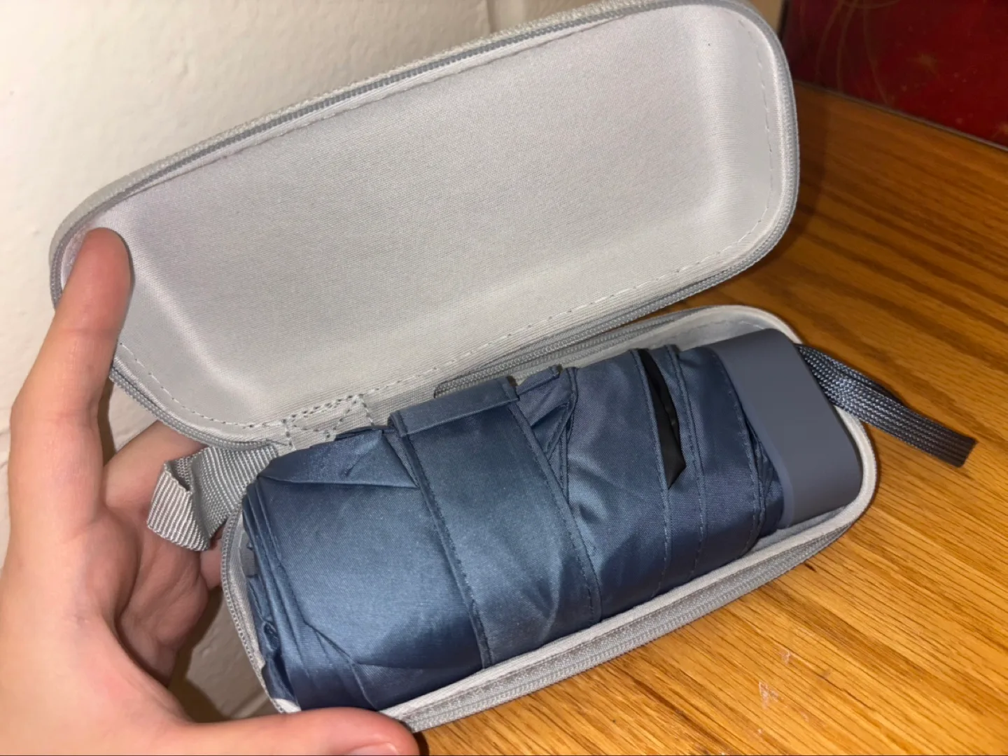 Compact Travel Umbrella with Case/ BLUE image indicator(2)