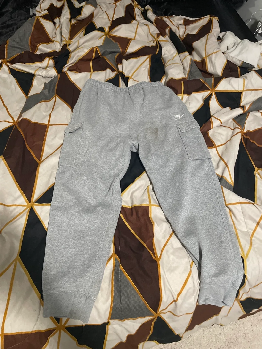 Grey Nike cargo sweatpants thumbnail