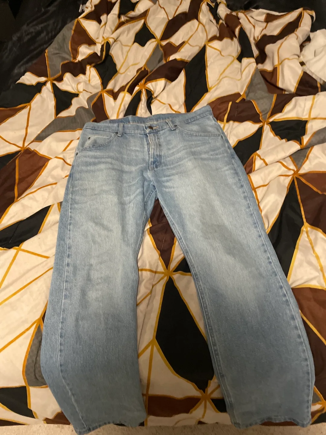Baggy blue jeans thumbnail