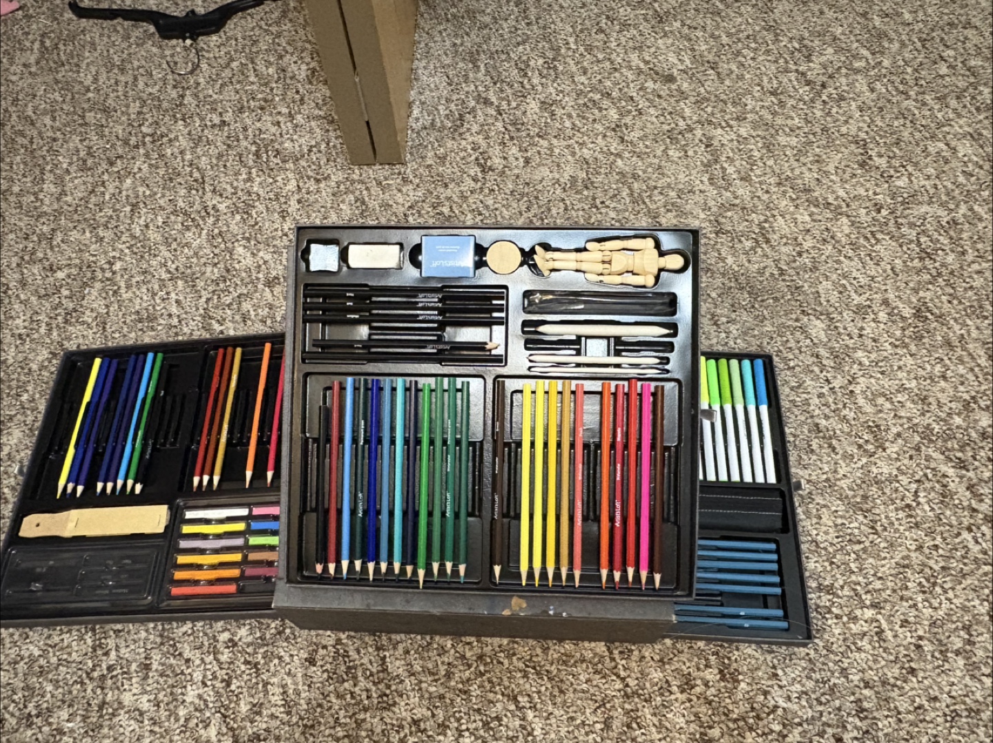 Large Artist's Drawing Set with Case