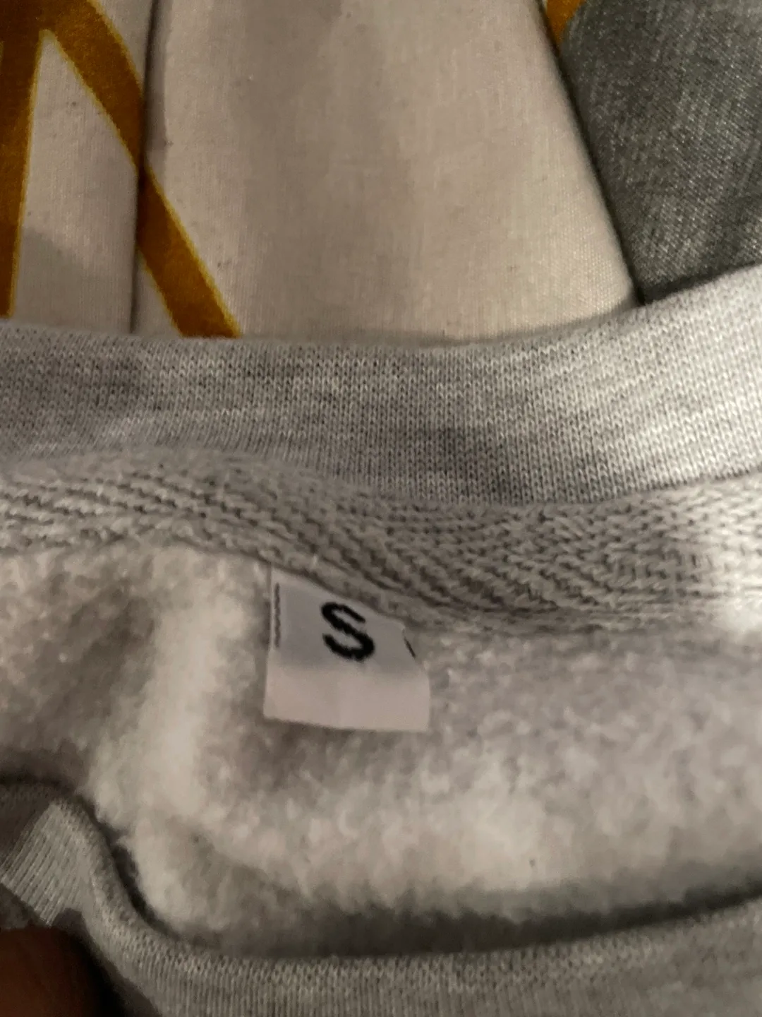 Grey crewneck image indicator(2)