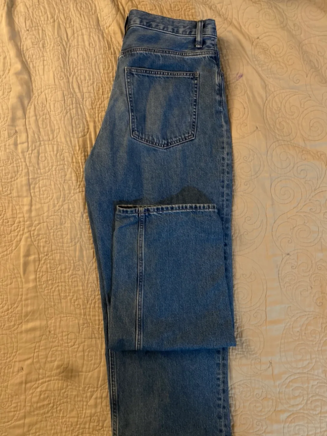 Uniqlo men's Light Wash Straight Leg Jeans image indicator(2)