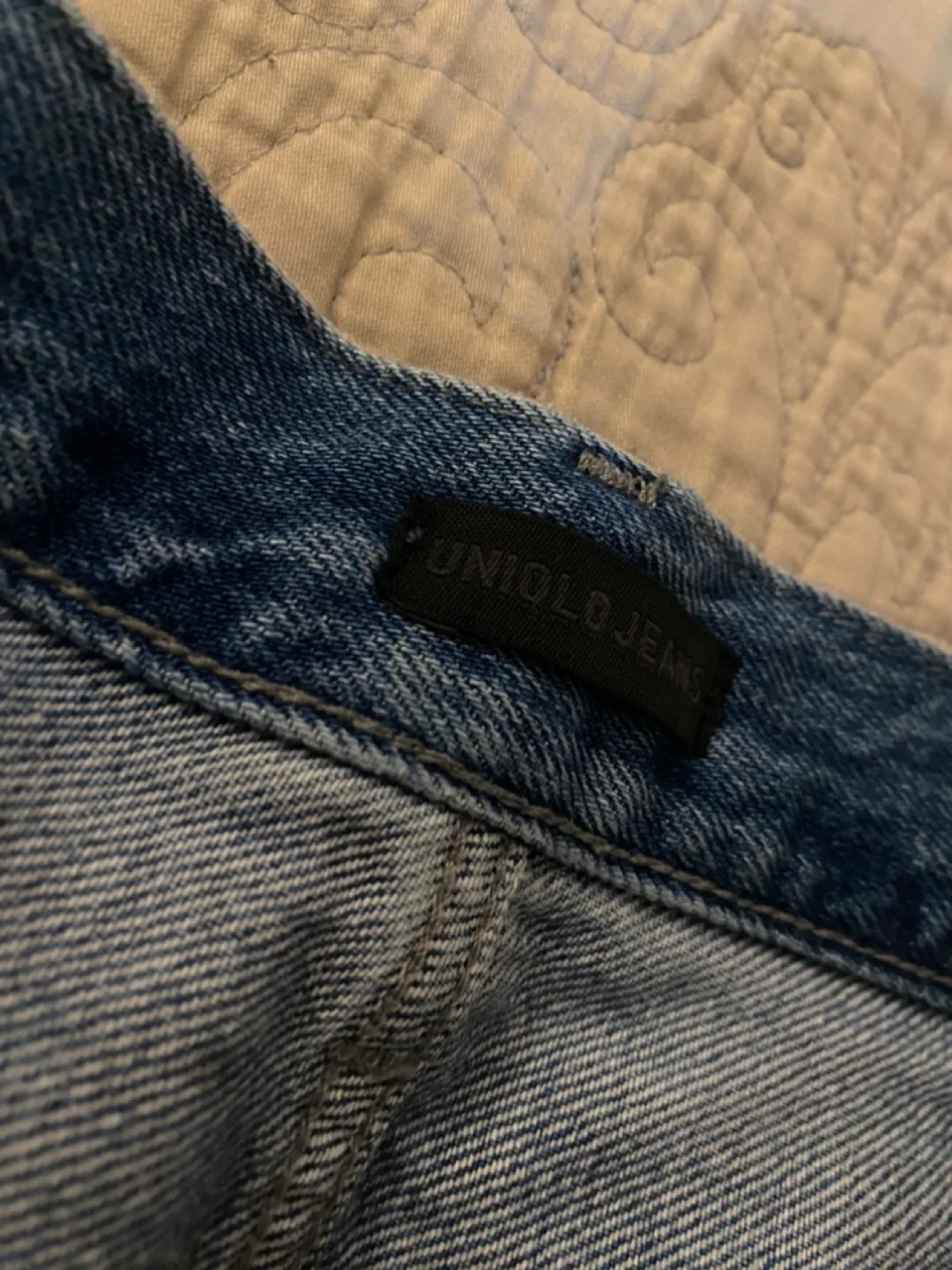 Uniqlo men's Light Wash Straight Leg Jeans image indicator(4)