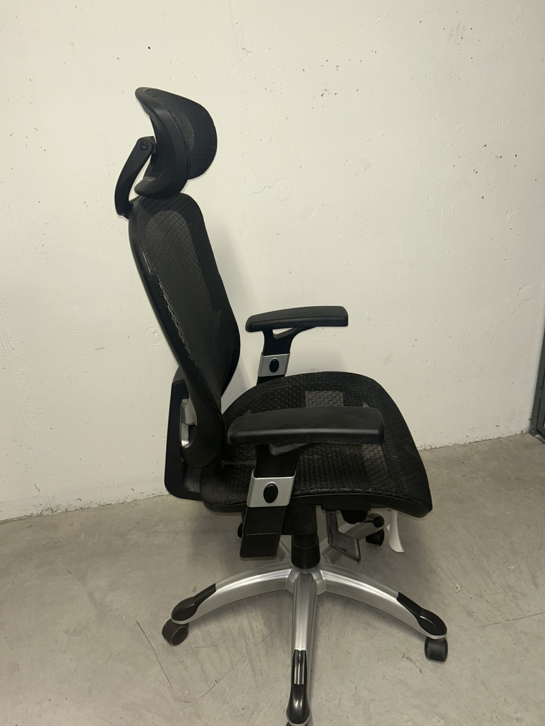 Ergonomic Mesh Office Chair with Headrest - photo 5