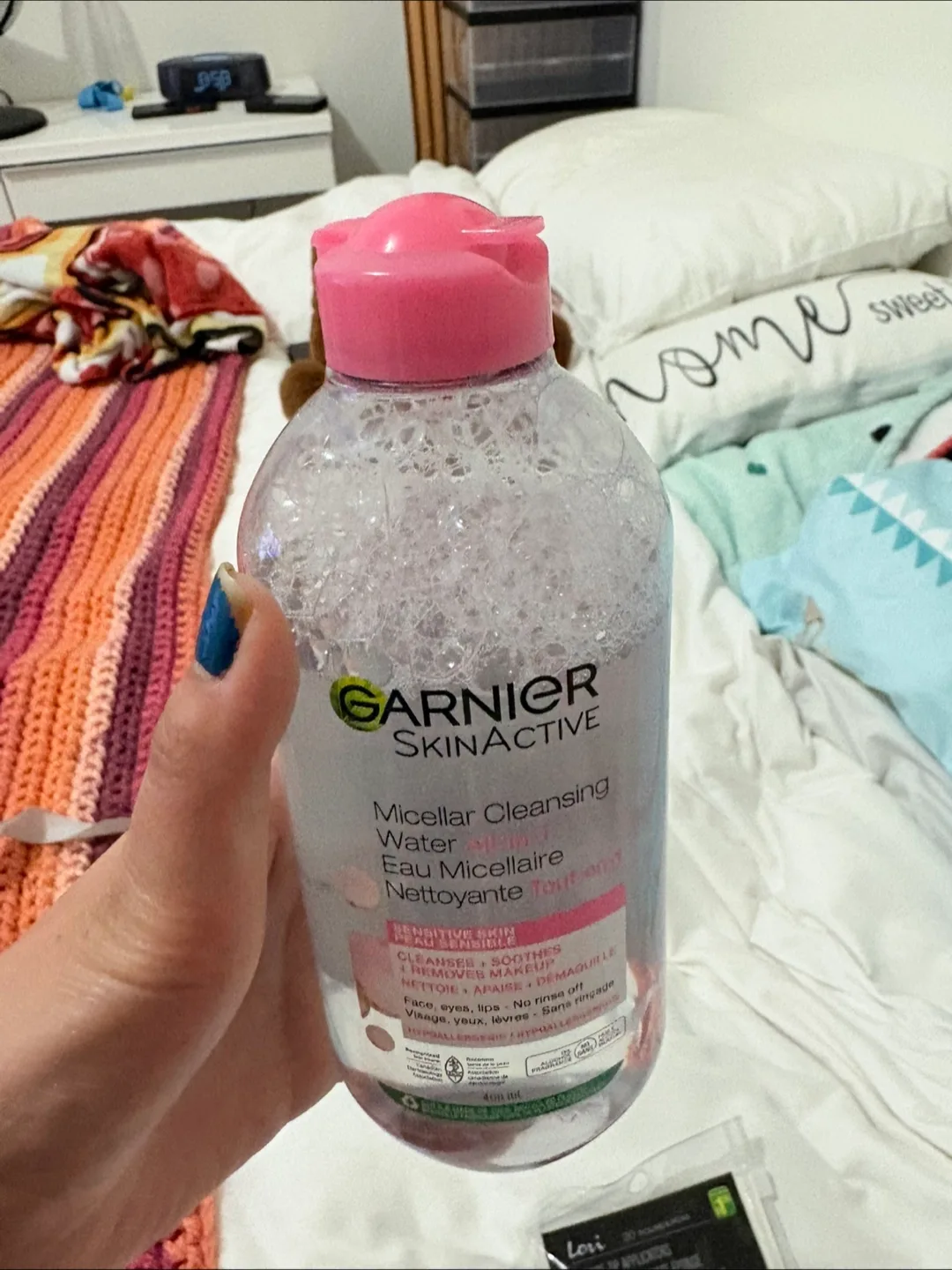 Garnier SkinActive Cleansing Water + Sponge-Tip Applicators image indicator(2)