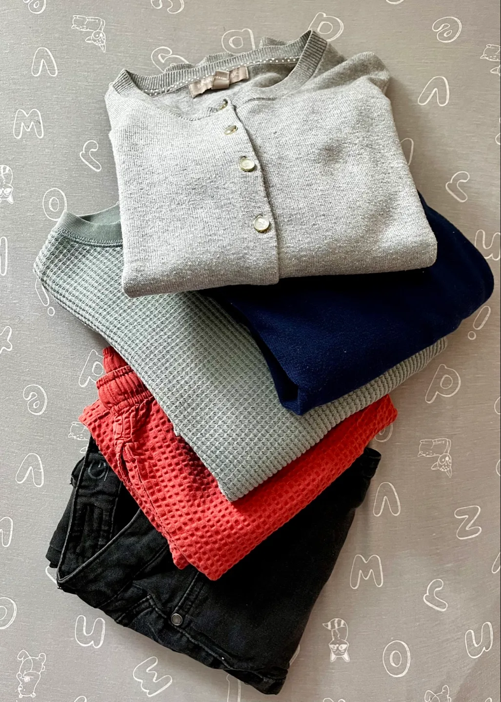 Free - bundle of women's clothing thumbnail