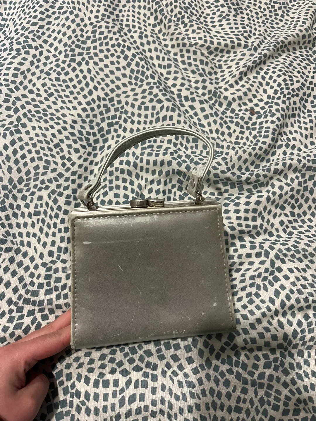 Clothing plus bags image indicator(8)