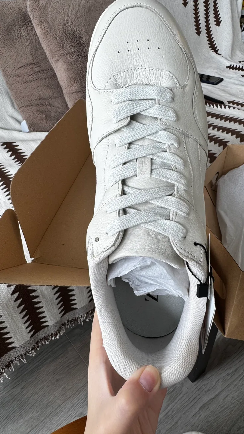 NEW Zara Men White Leather Sneakers - Size 44 image indicator(2)