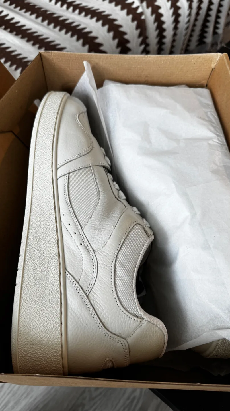 NEW Zara Men White Leather Sneakers - Size 44 image indicator(5)