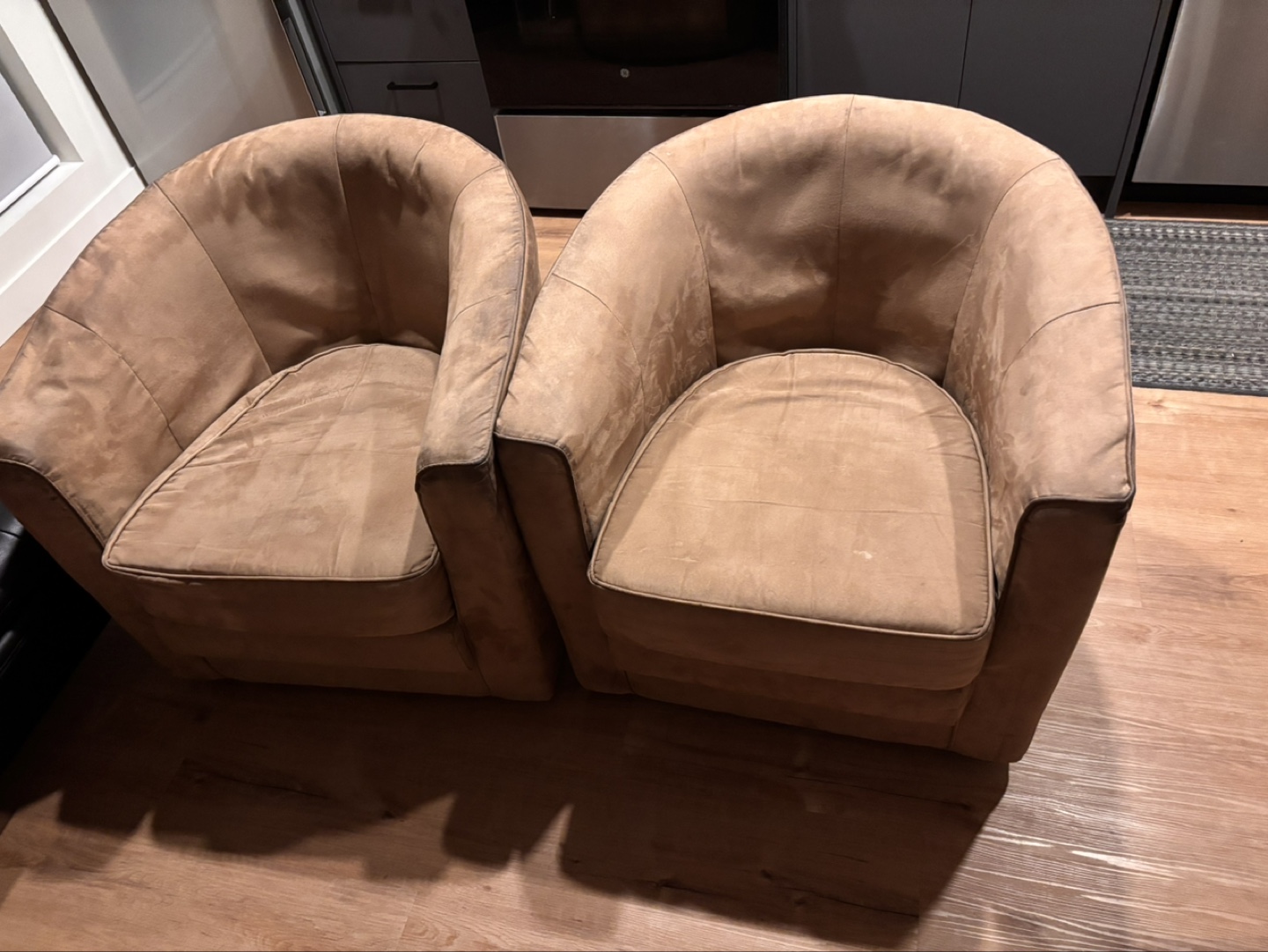 Pair of Swivel Armchairs - Beige Microfiber - photo 2