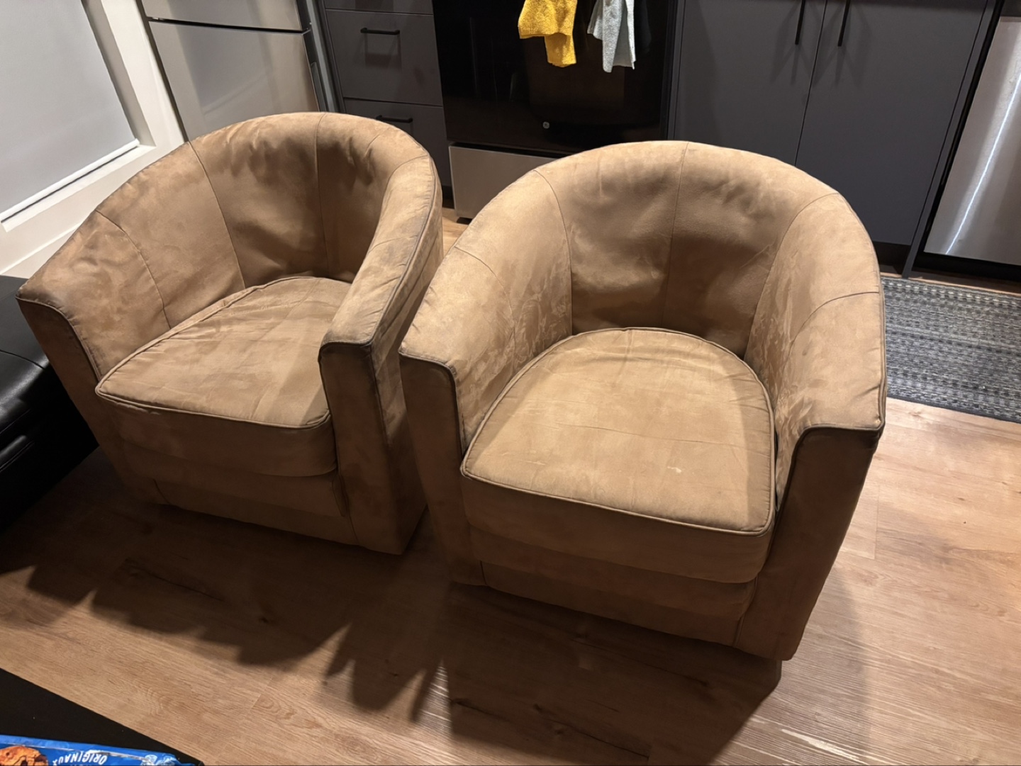 Pair of Swivel Armchairs - Beige Microfiber