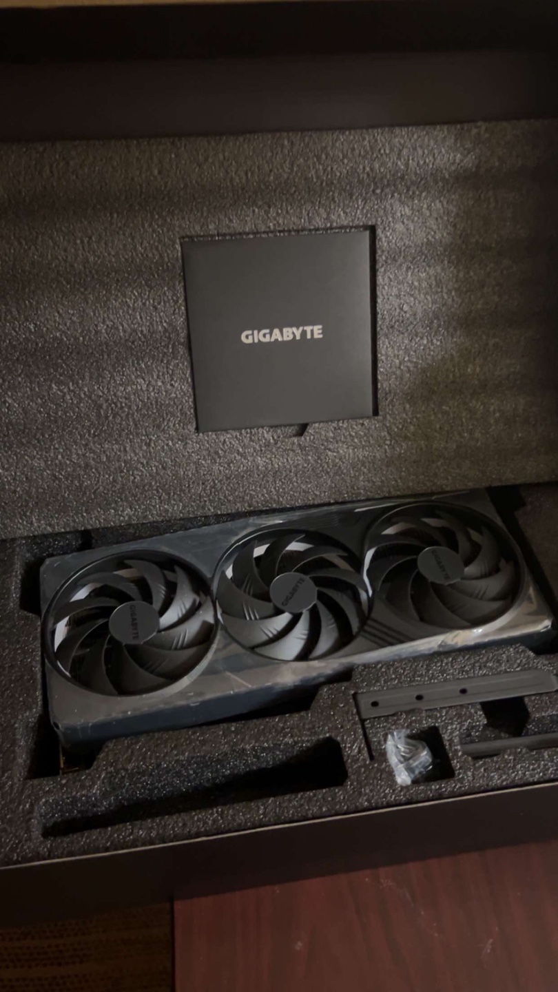 Geforce rtx 4090 - photo 2