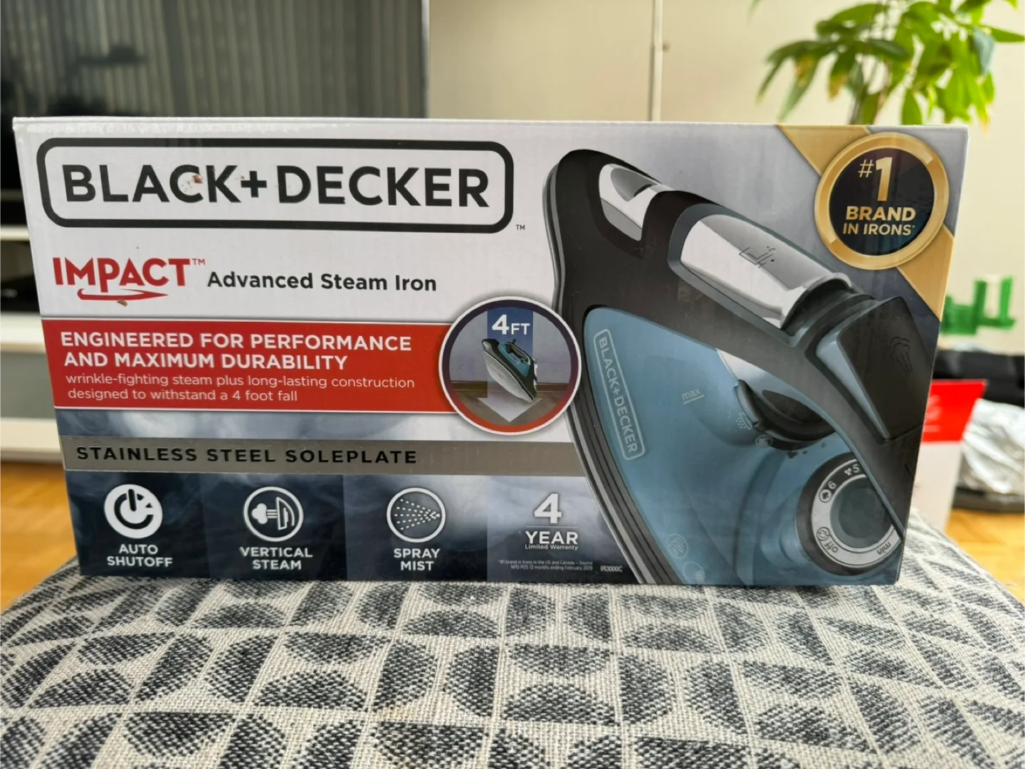 Black+Decker Impact Advanced Steam Iron thumbnail