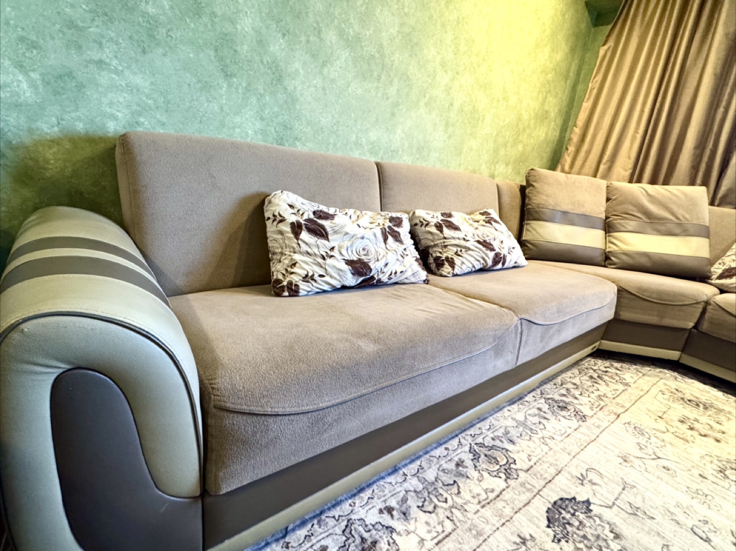 Modern L-Shaped Sectional Sofa - photo 2