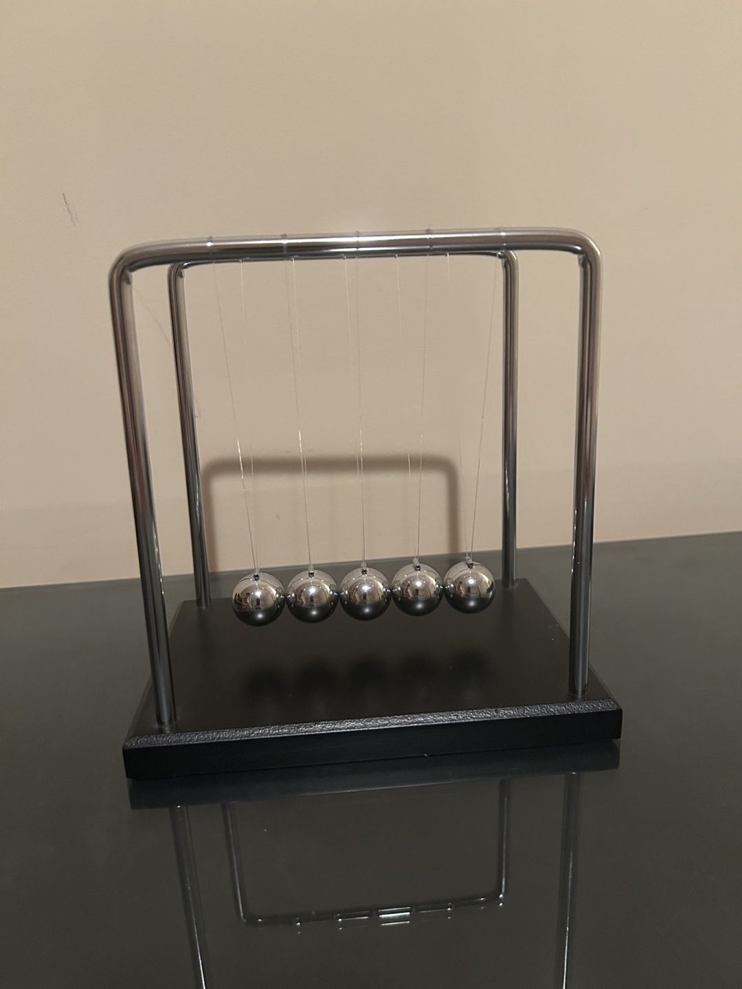 Newton's Cradle Desk Toy
