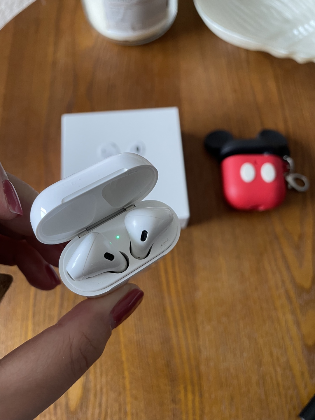 Apple AirPods Second Generation - photo 2