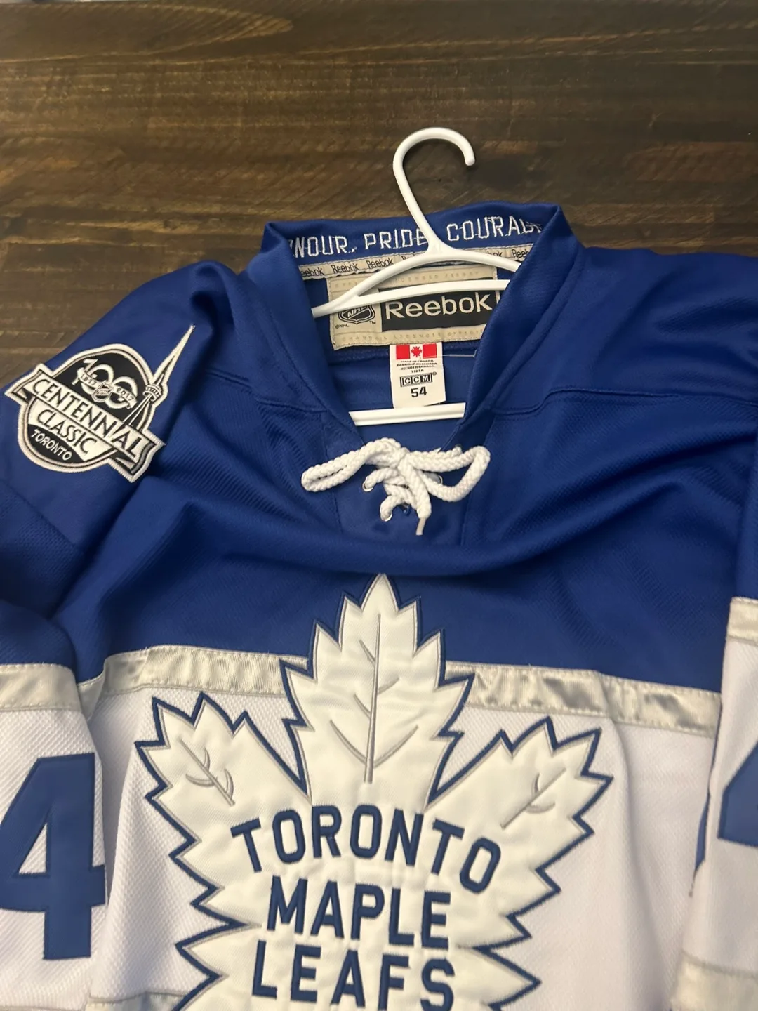 Auston Matthews signed Toronto maple Leafs Hockey Jersey image indicator(2)