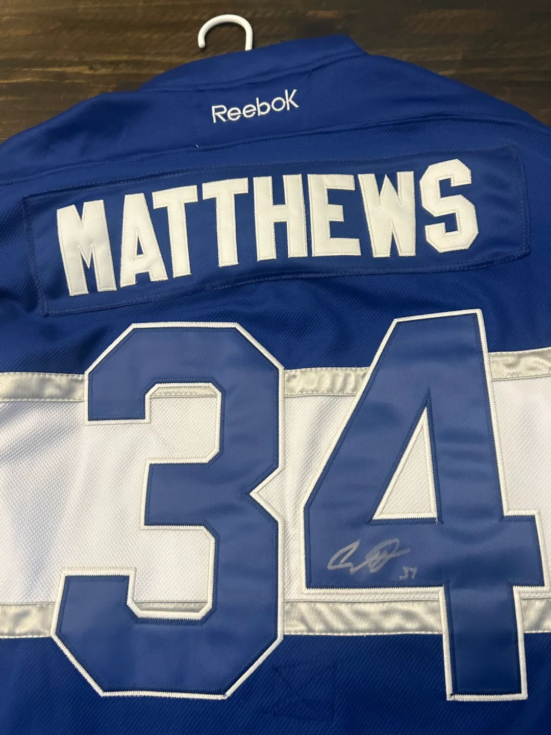 Auston Matthews signed Toronto maple Leafs Hockey Jersey thumbnail