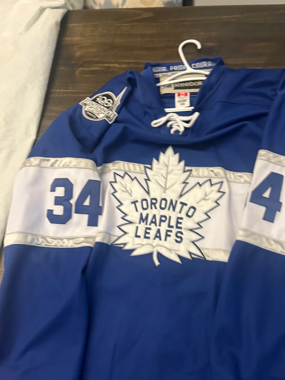 Auston Matthews signed Toronto maple Leafs Hockey Jersey image indicator(3)