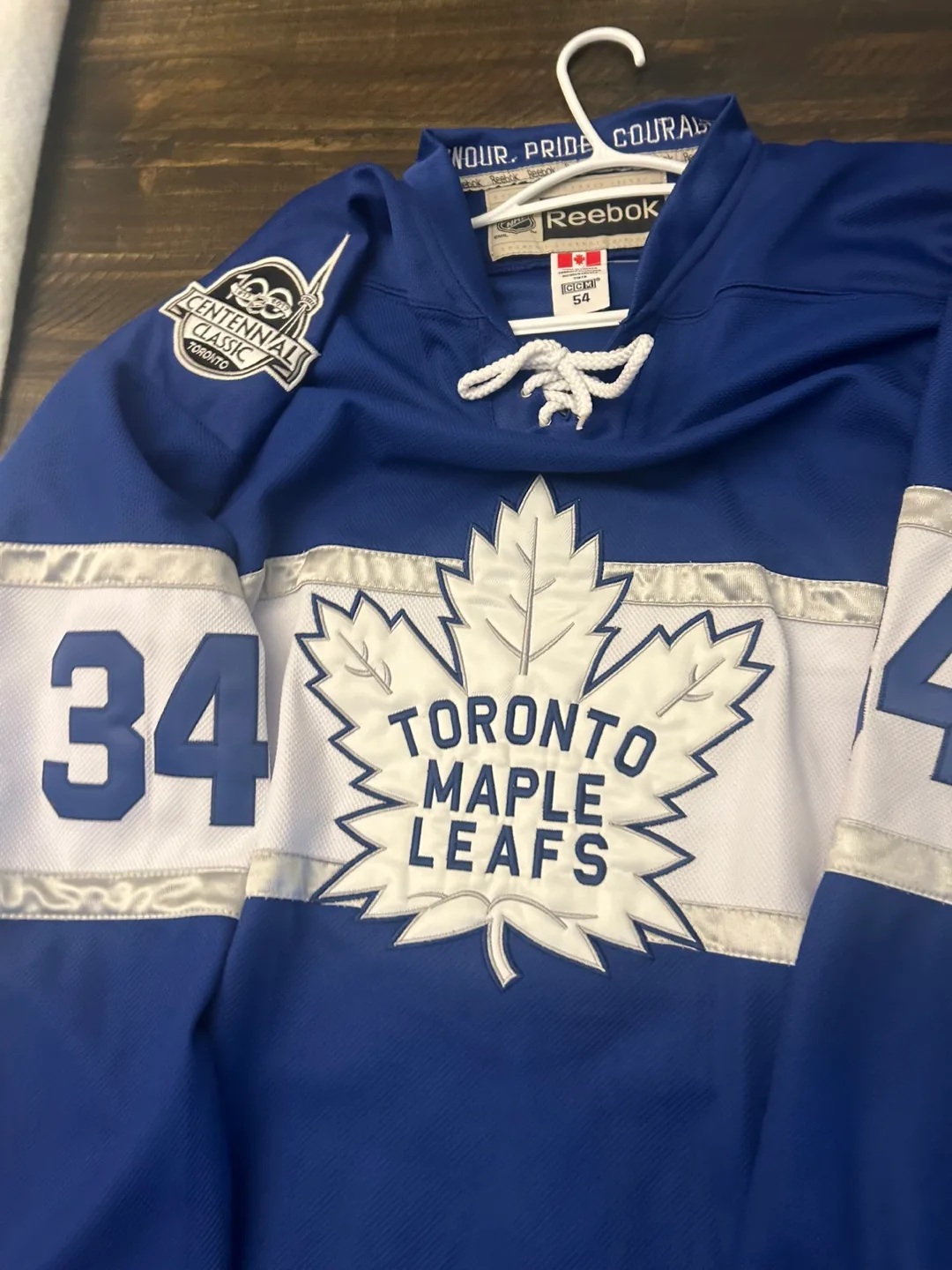 Auston Matthews signed Toronto maple Leafs Hockey Jersey image indicator(7)