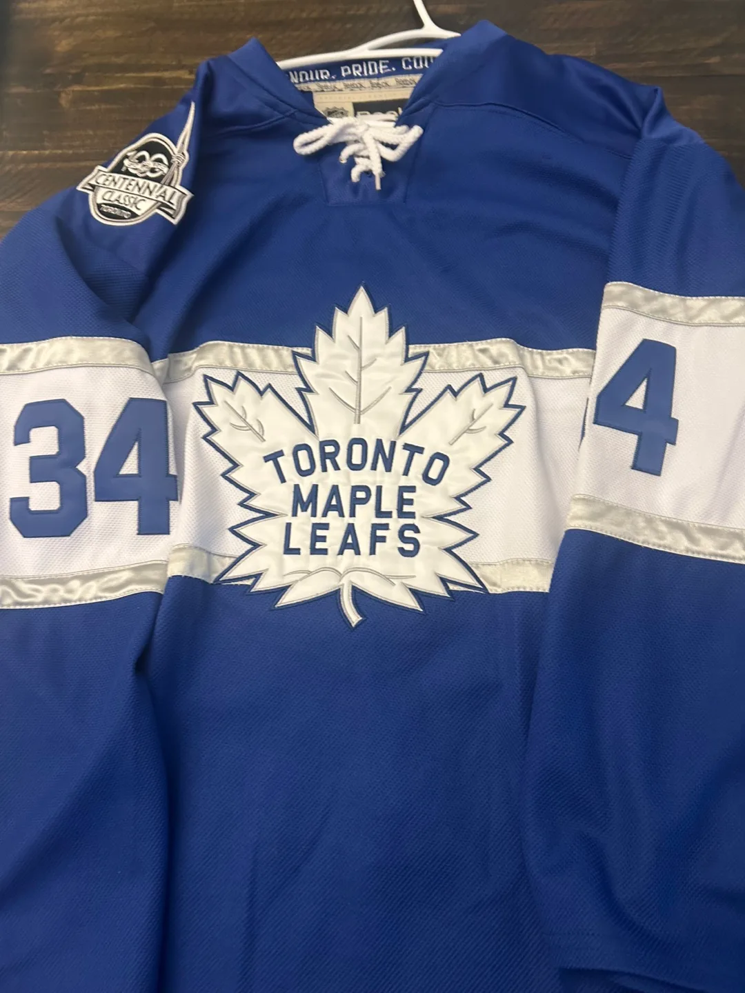 Auston Matthews signed Toronto maple Leafs Hockey Jersey image indicator(10)