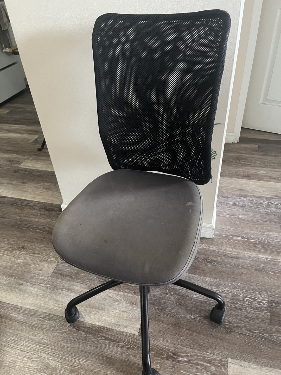Used Office Chair - Mesh Back - photo 2