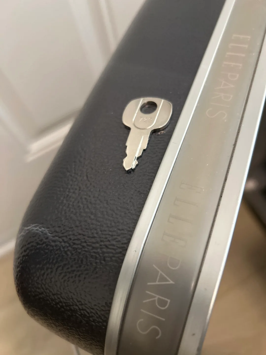 ELLE Paris Carry-On Suitcase image indicator(7)