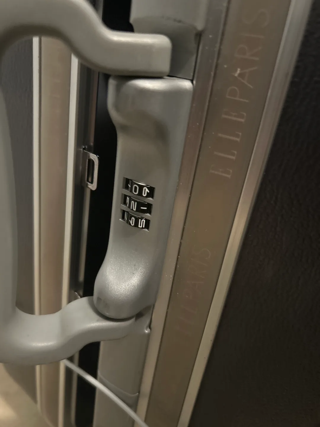 ELLE Paris Carry-On Suitcase image indicator(6)