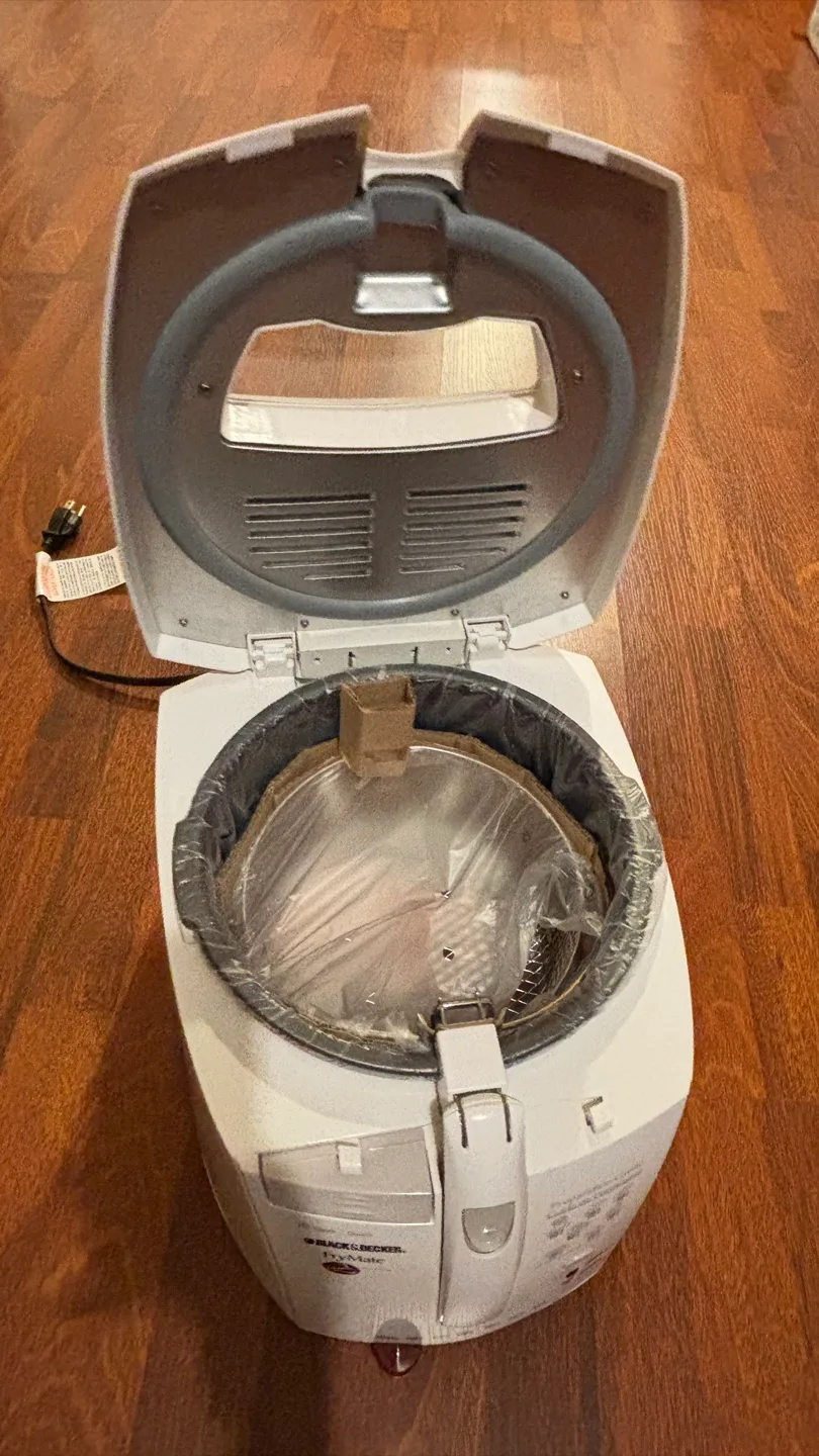 Black & Decker FryMate Deep Fryer - 2 Litre image indicator(2)