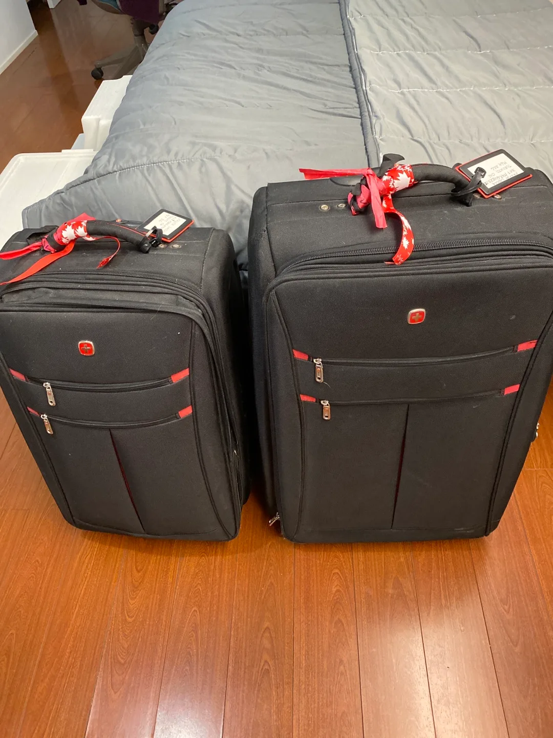 Set of 2 SwissGear Luggage thumbnail