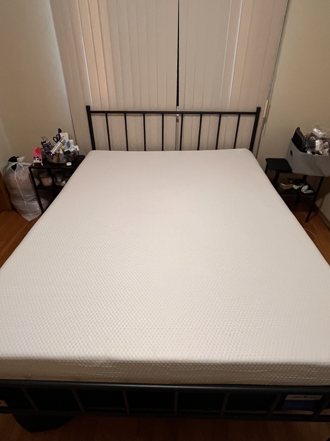 Queen Mattress - Memory Foam - Excellent Condition