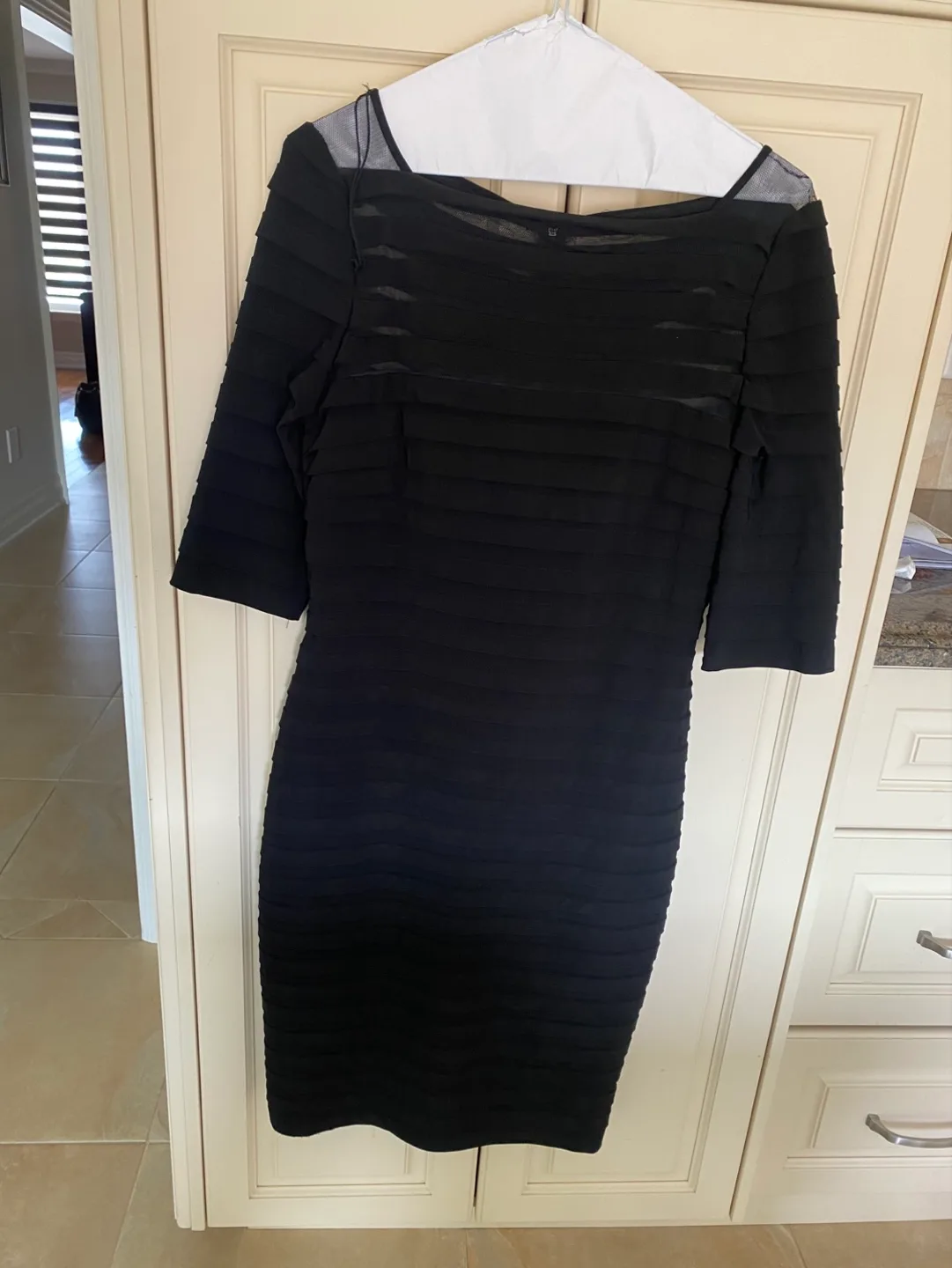Adrianna Papell Black Dress Size 8 image indicator(2)