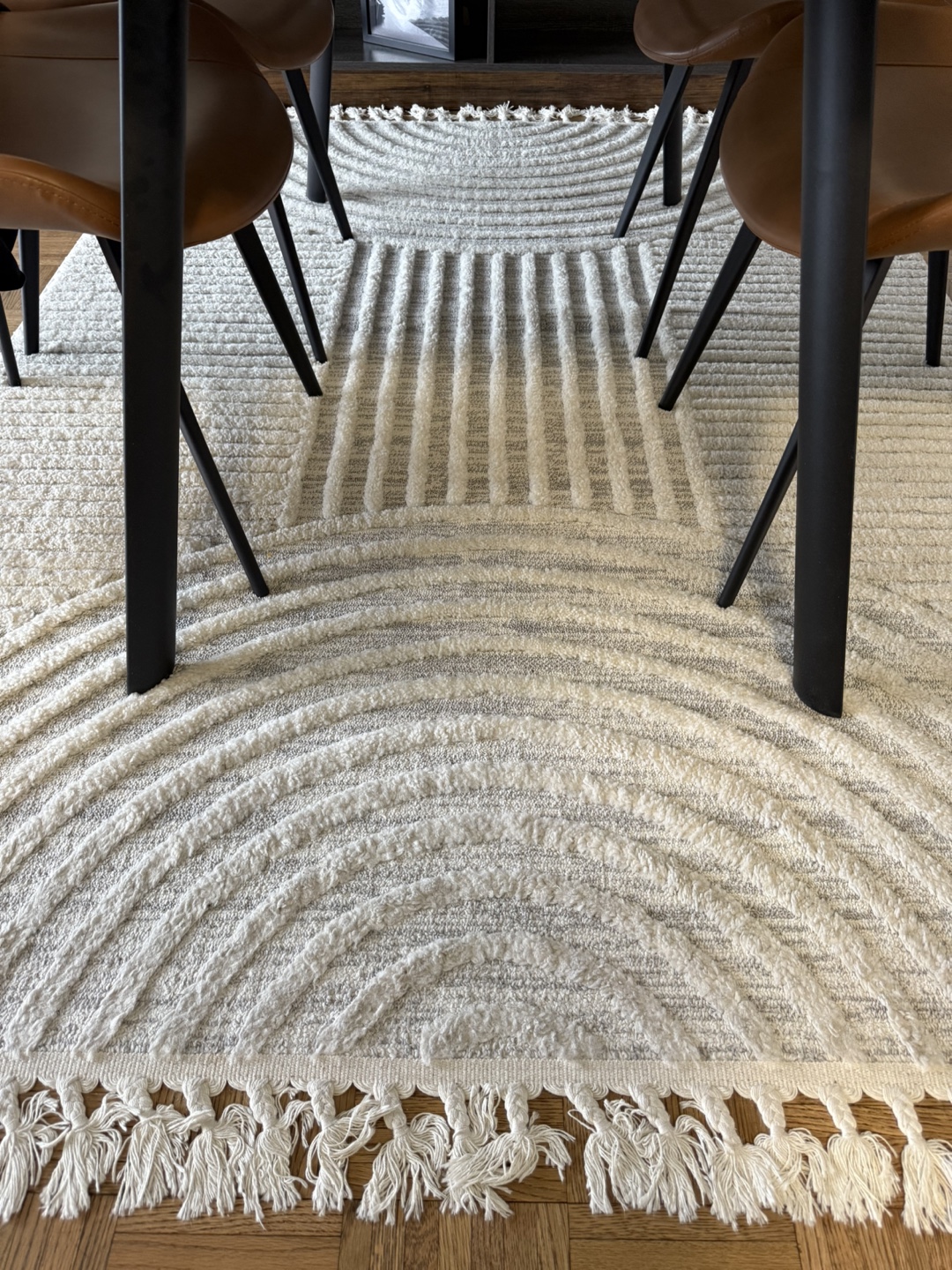 Cream-Colored Abstract Area Rug with Tassels - photo 2