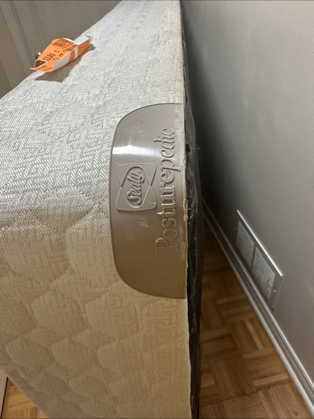 Sealy Posturepedic Box Spring - photo 3
